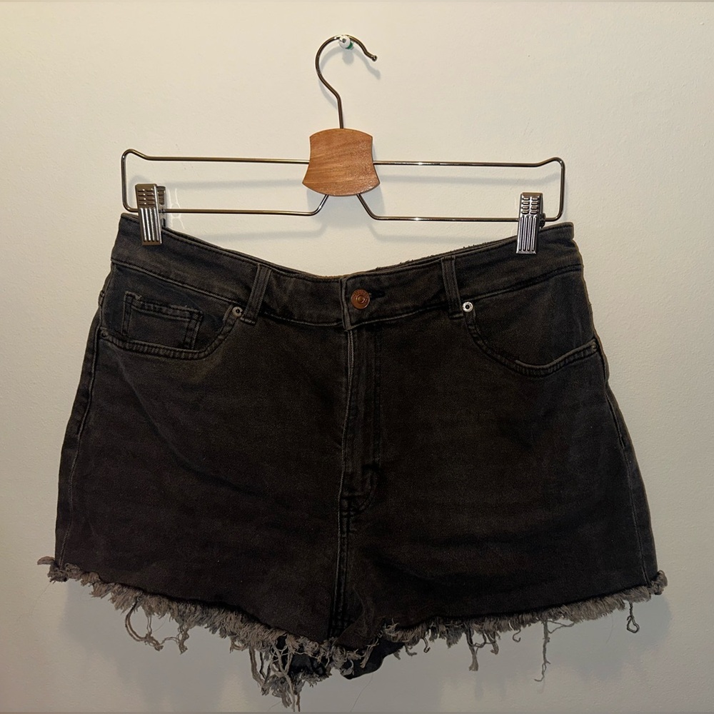 H&M Black/Grey Frayed Hem Jean Shorts - Picture 1 of 4